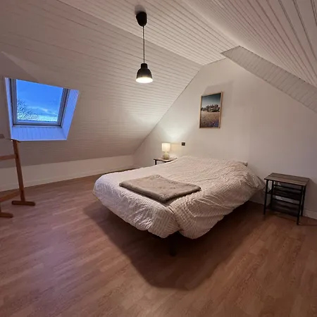 Paisible A La Campagne Pour 5 Personnes Holiday home Spezet